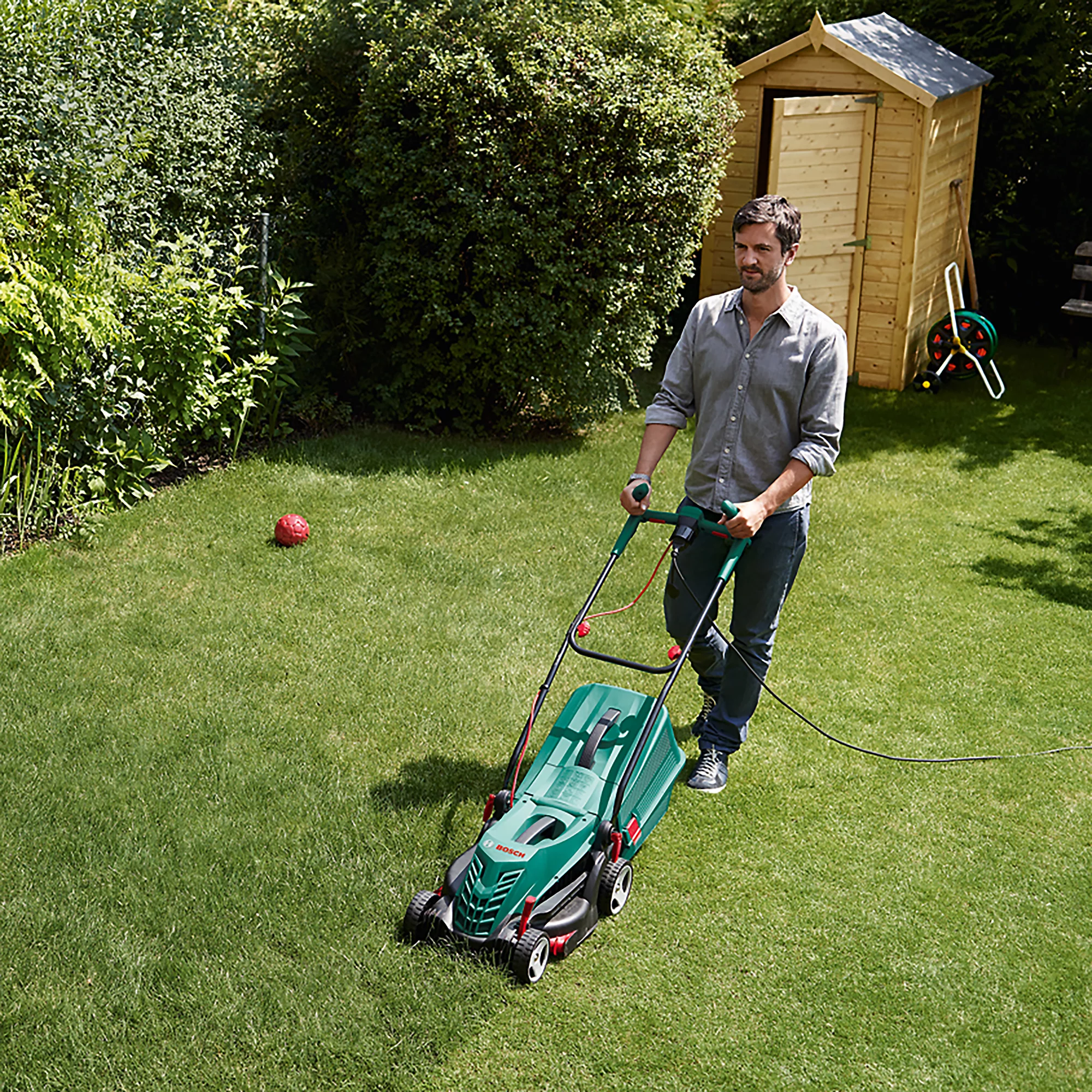 Bosch Rotak 34 R Corded Rotary Lawnmower - Image 3