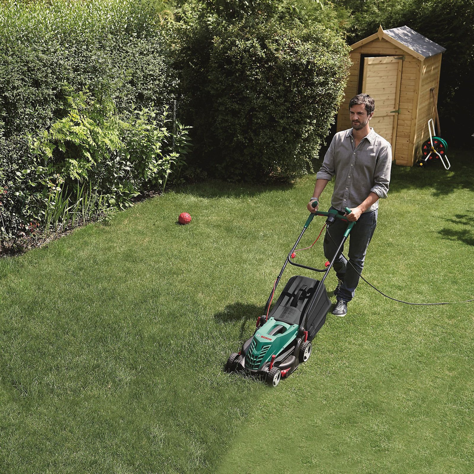 Bosch Rotak 370 ER Corded Rotary Lawnmower - Image 2
