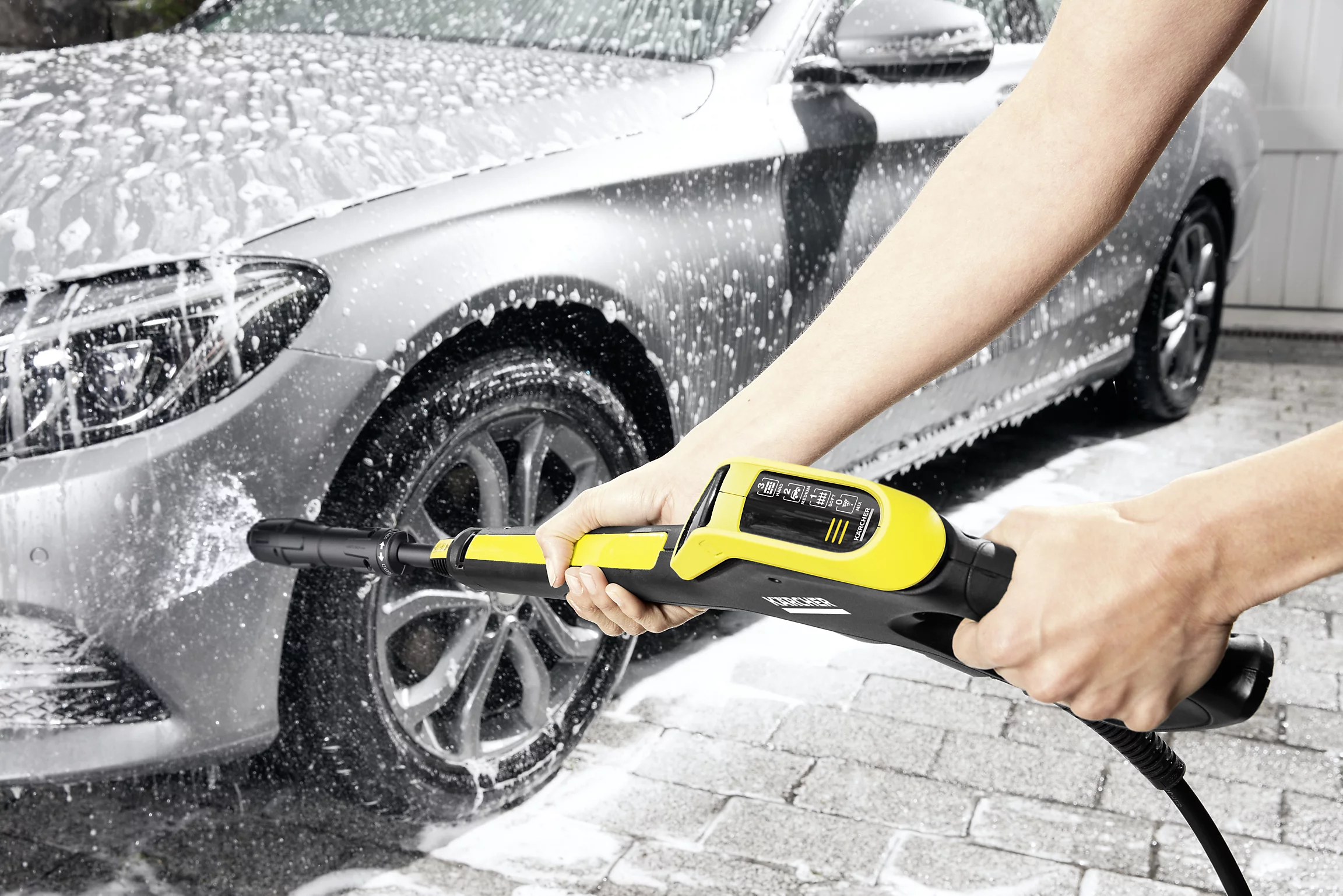 Kärcher K4 Power Control Corded Pressure washer 1.8kW – 13240320 - Image 8