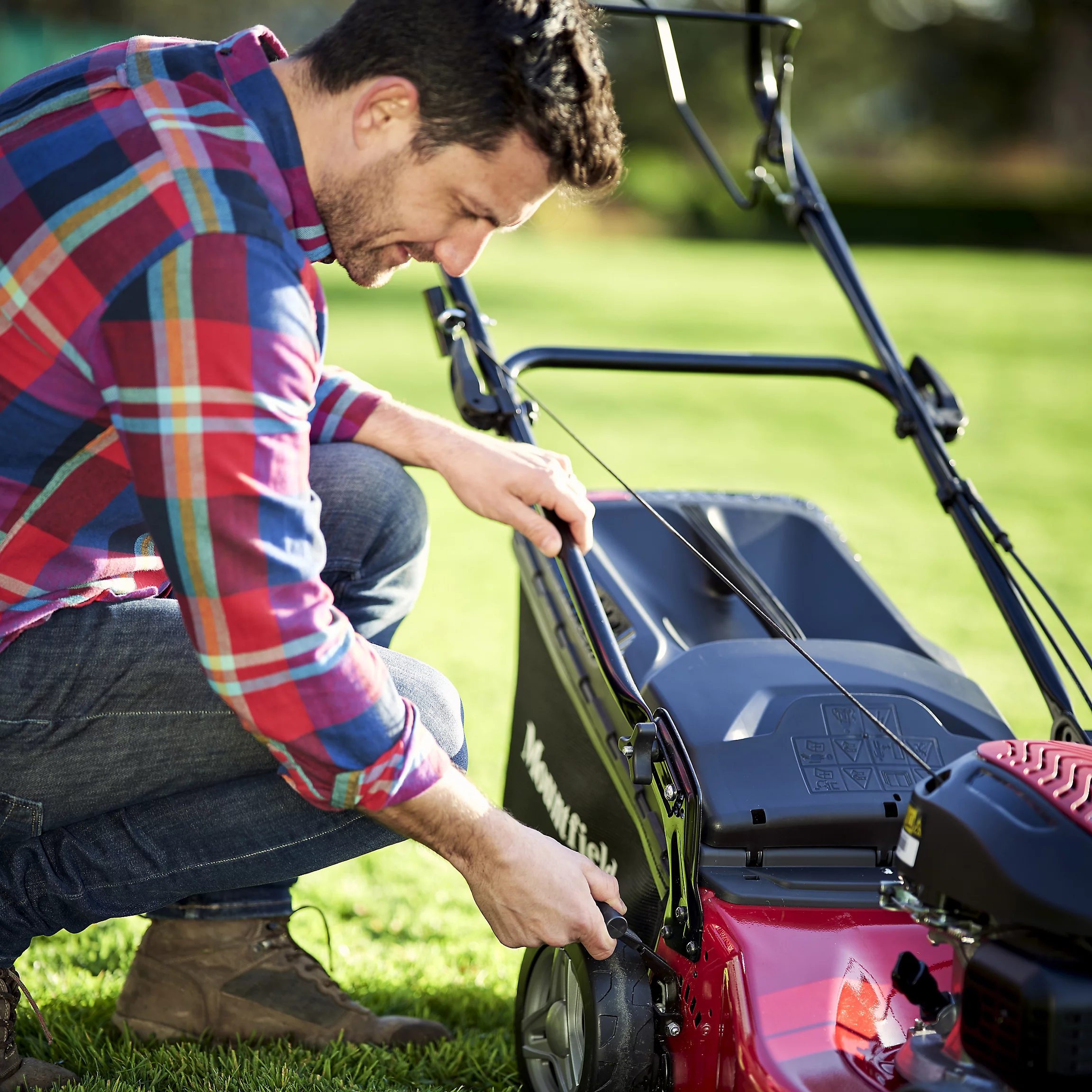 Mountfield SP185 139cc Petrol Rotary Lawnmower - Image 3